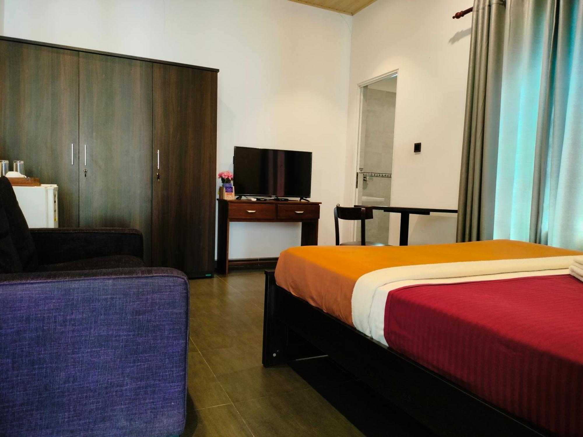 פוטאלם Taj Residence מראה חיצוני תמונה